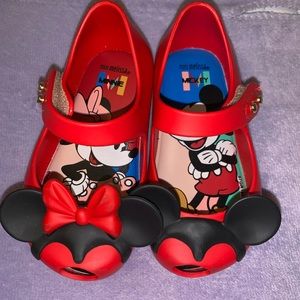 Mini Melissa ultra girl Disney twins - size 5!